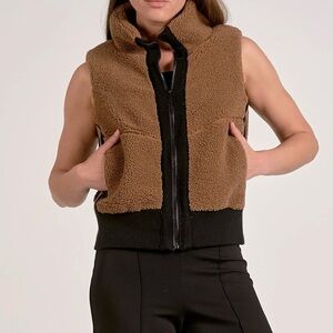 Elan Vancouver Vest in Brown & Black Women's Fleece Sz Large w/ zipper NWT! NEW!